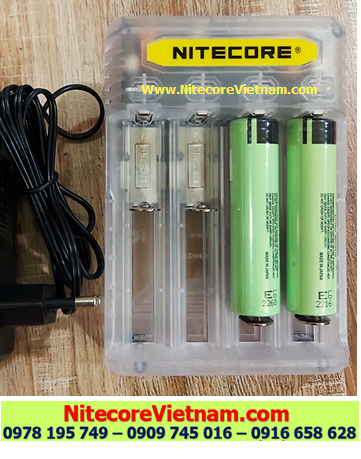 Nitecore Q4 (Bộ sạc 04 Khe Sạc kèm sẳn 02 pin SẠC 18650 PANASONIC NCR18650PF 2900mAh lithium 3.7v) chính hãng